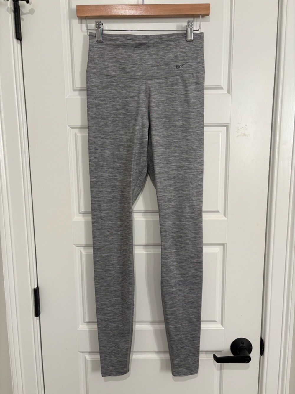 Nike Dri-FIT Women’s Gray High Waisted Leggings Tall 28” Inseam Size Small